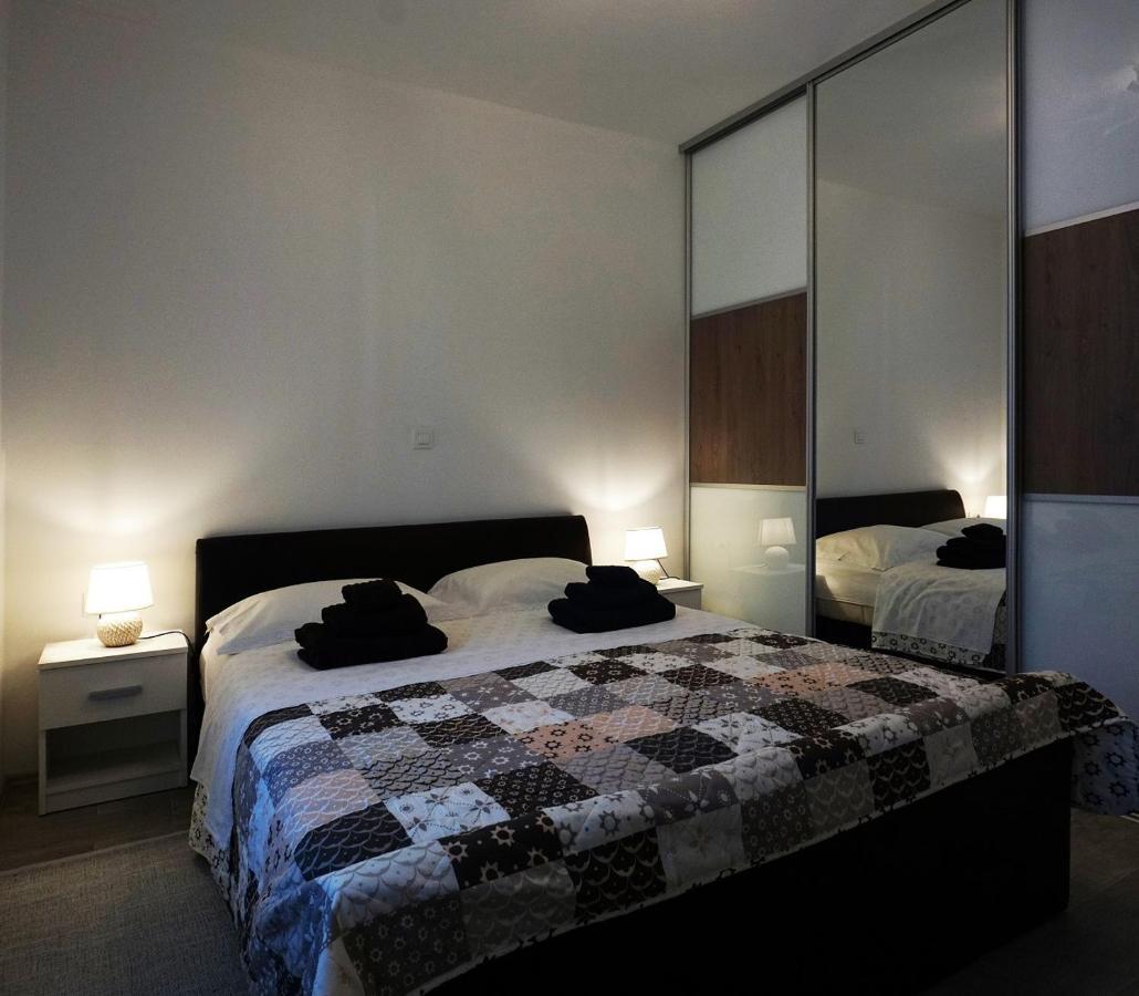 Deluxe Apartment Joia With Balcony On The Beach Bacvice, Free Parking, Old Town, Near Ferry Port Split Buitenkant foto