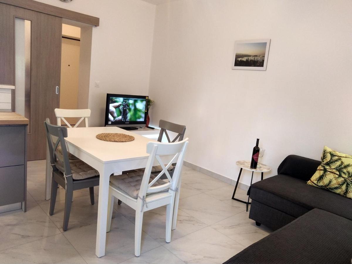 Deluxe Apartment Joia With Balcony On The Beach Bacvice, Free Parking, Old Town, Near Ferry Port Split Buitenkant foto