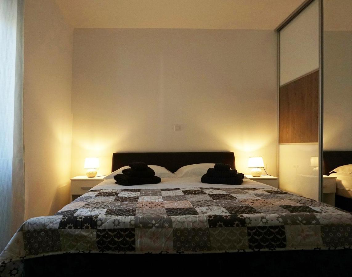 Deluxe Apartment Joia With Balcony On The Beach Bacvice, Free Parking, Old Town, Near Ferry Port Split Buitenkant foto